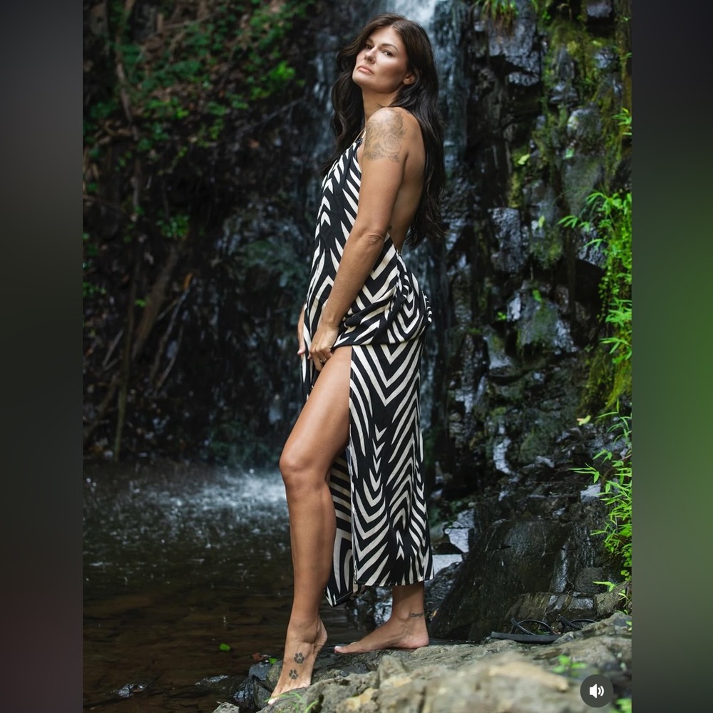 ⭐️SHEIN Black and White Maxi Dress